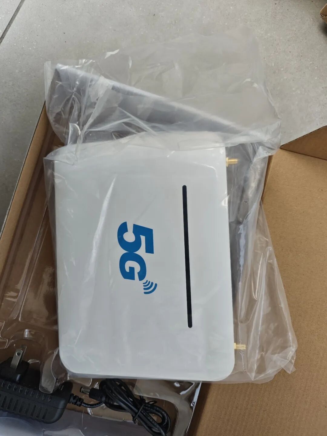 電梯里沒信號？別忍了！這款 “信號救星” 的門道 90% 的人都不懂